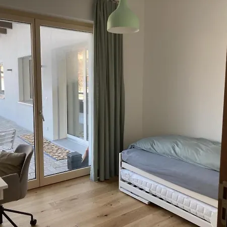 Casa Riva, Grosse, Neu Ausgebautewohnung In *