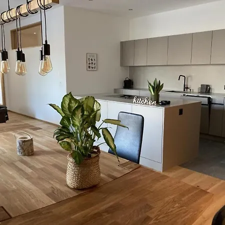 Casa Riva, Grosse, Neu Ausgebautewohnung In Apartment *
